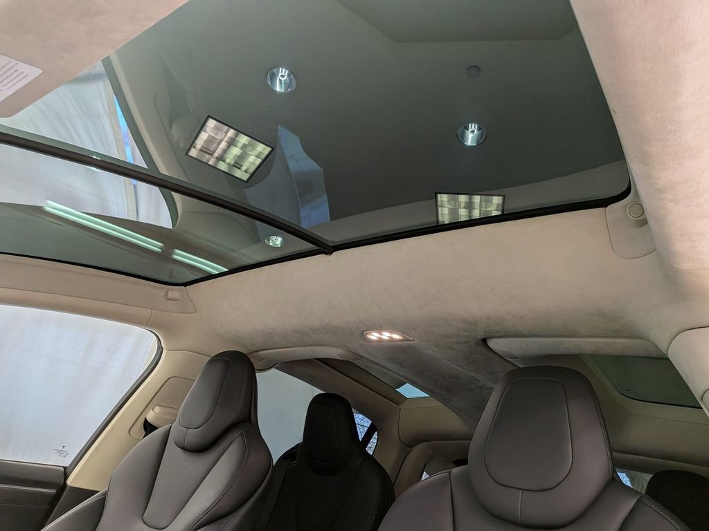 Used 2018 Tesla Model X P100D image 16