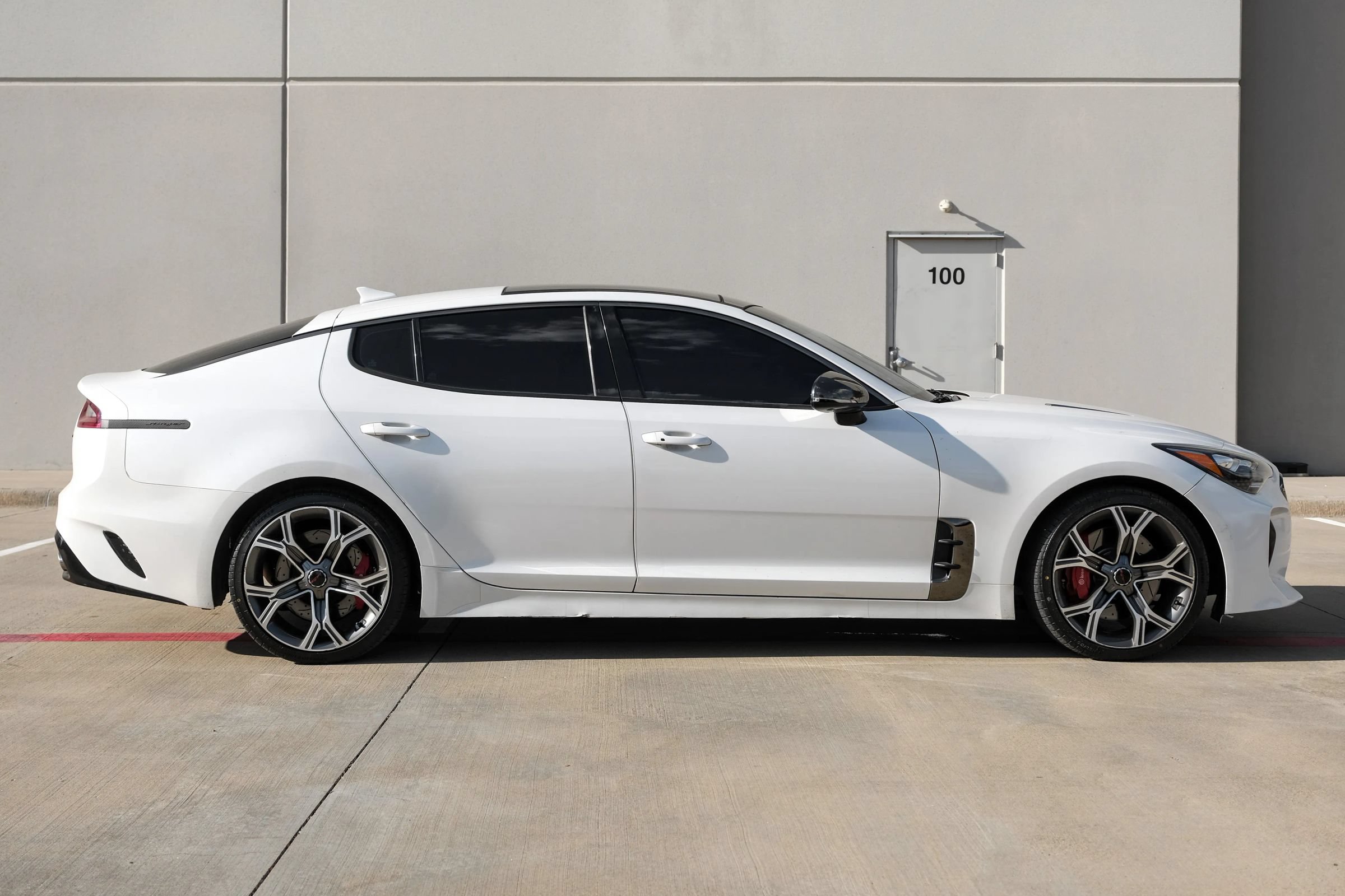 Used 2020 Kia Stinger GT2 RWD image 12