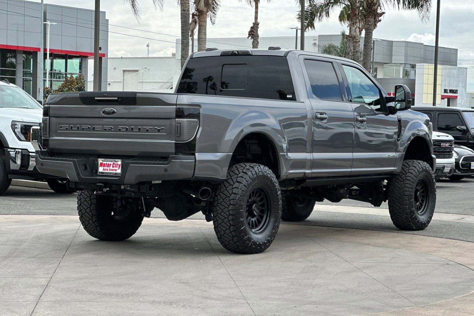 Used 2022 Ford F250 Lariat w/ Black Appearance Package AWD/4WD image 4