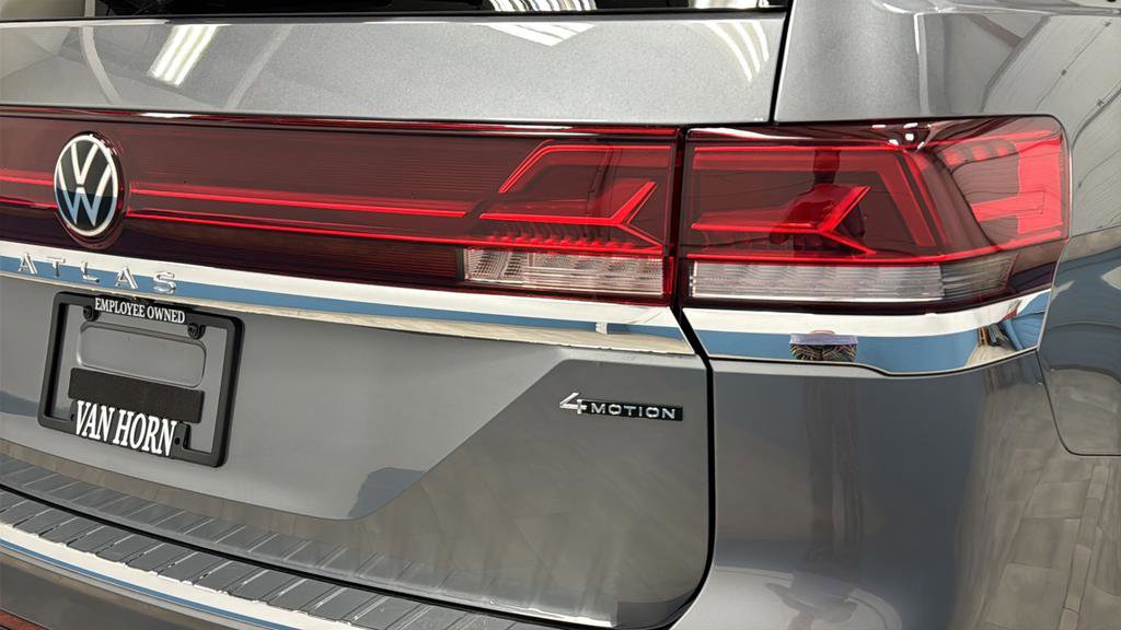 Used 2024 Volkswagen Atlas SE w/ Panoramic Sunroof Package AWD/4WD image 39