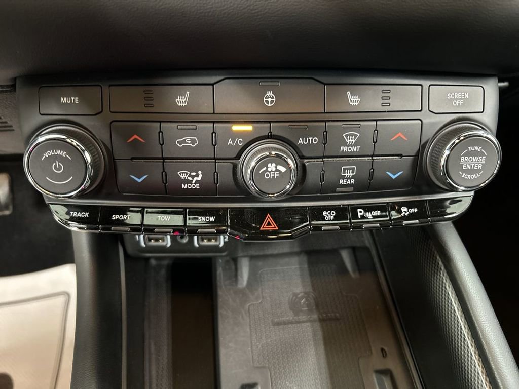 Used 2021 Dodge Durango R/T w/ Tow 'N Go Package AWD/4WD image 17