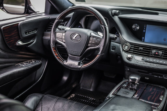 Used 2018 Lexus LS 500 AWD w/ Luxury Package image 27