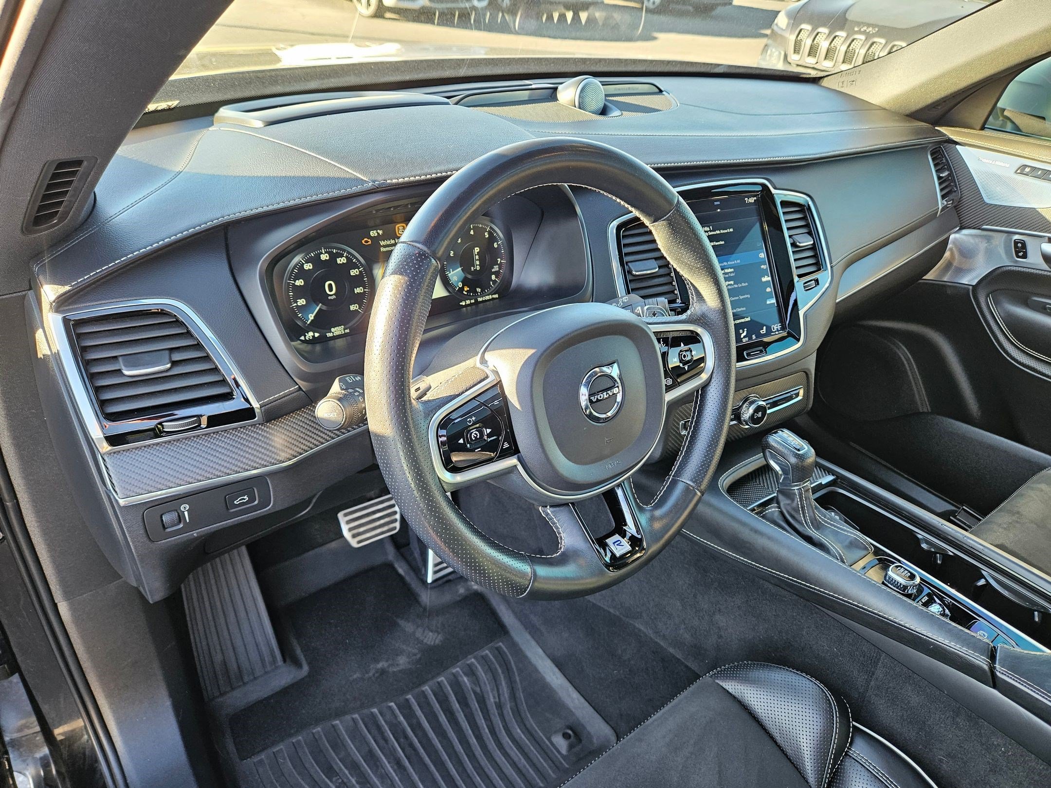 Used 2019 Volvo XC90 T6 R-Design w/ Advanced Package AWD/4WD image 16
