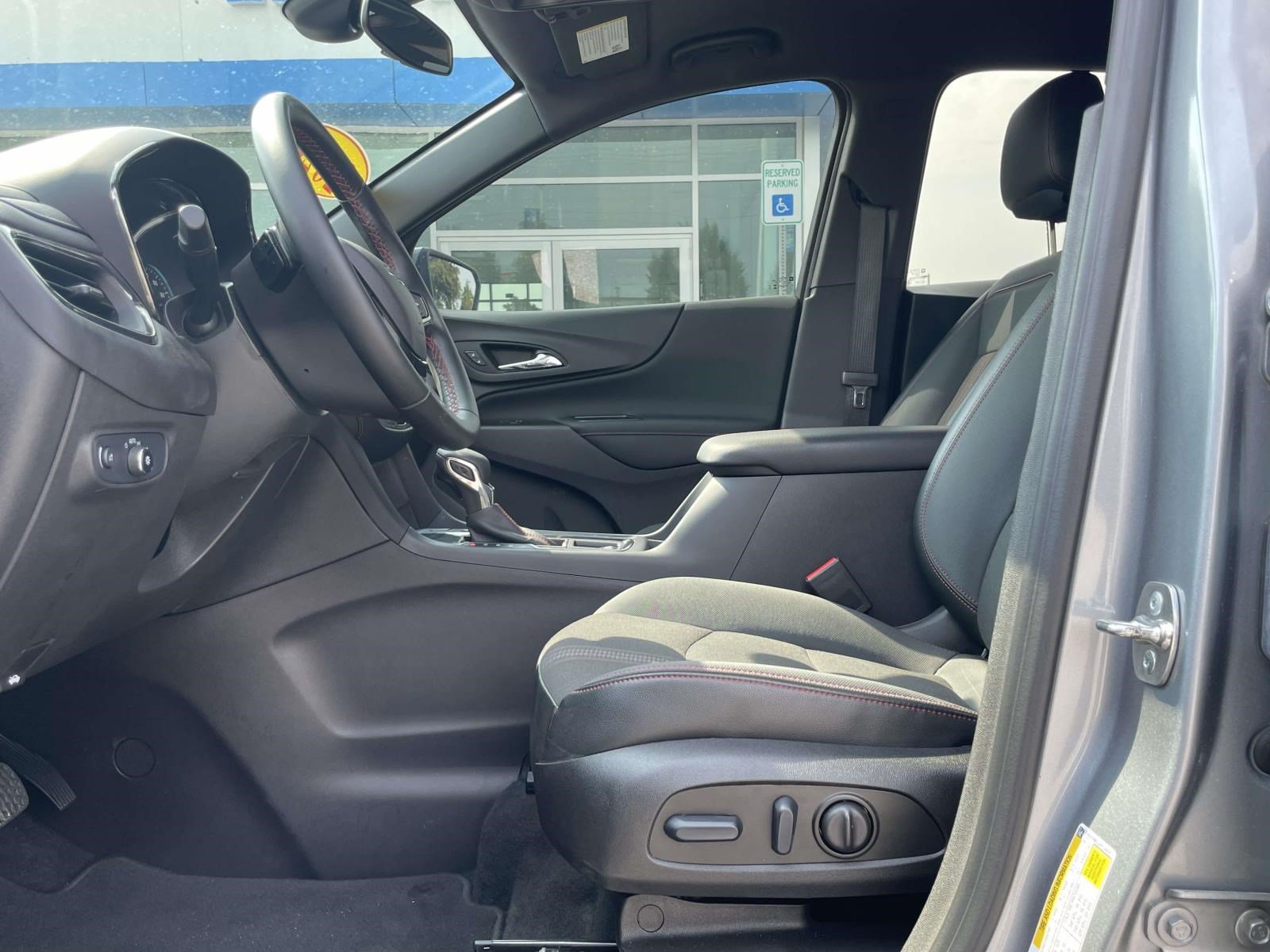 Used 2024 Chevrolet Equinox RS FWD image 14