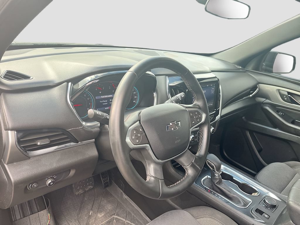 Used 2023 Chevrolet Traverse LT FWD image 9