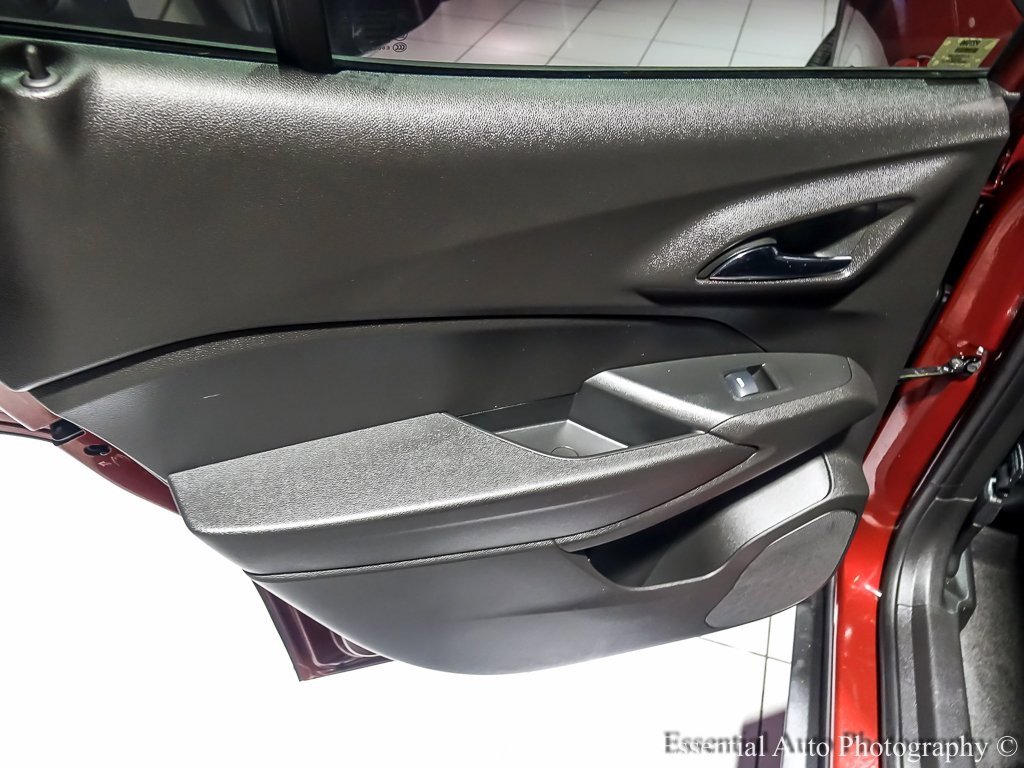 Used 2025 Chevrolet Trax LS w/ LS Convenience Package image 26