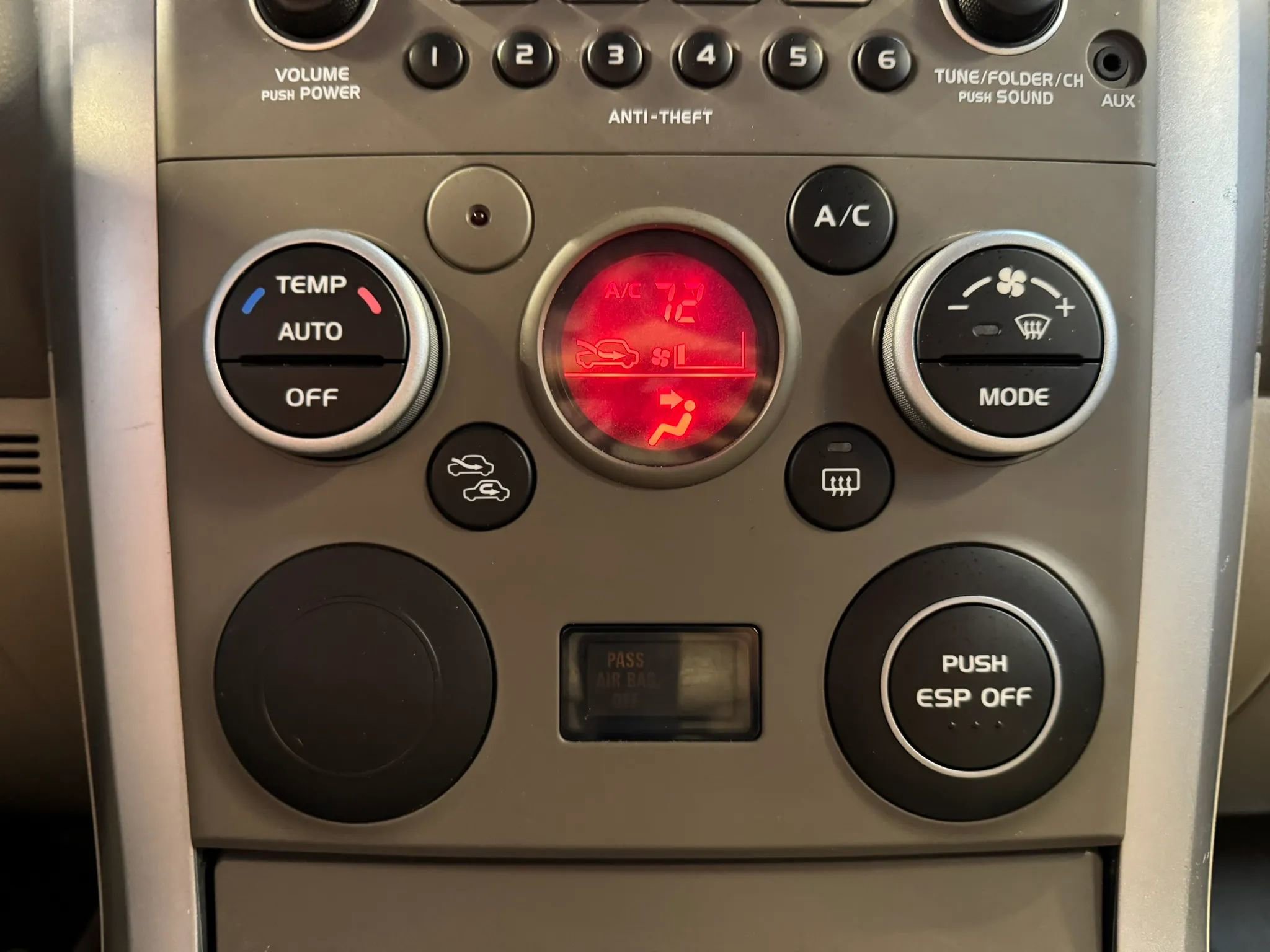 Used 2011 Suzuki Grand Vitara Premium image 16