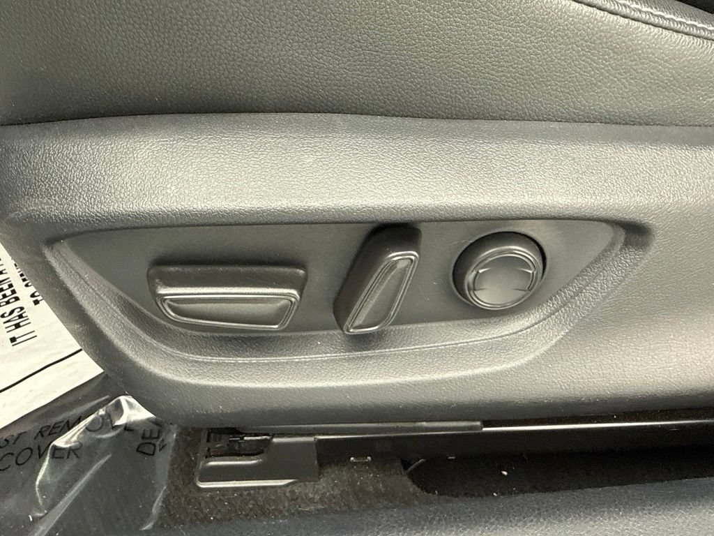 Used 2025 Toyota Camry SE FWD image 22