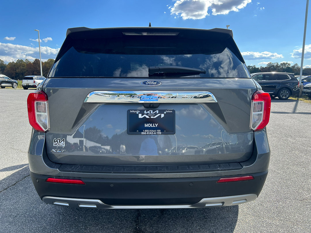 Used 2023 Ford Explorer XLT w/ Equipment Group 202A image 4