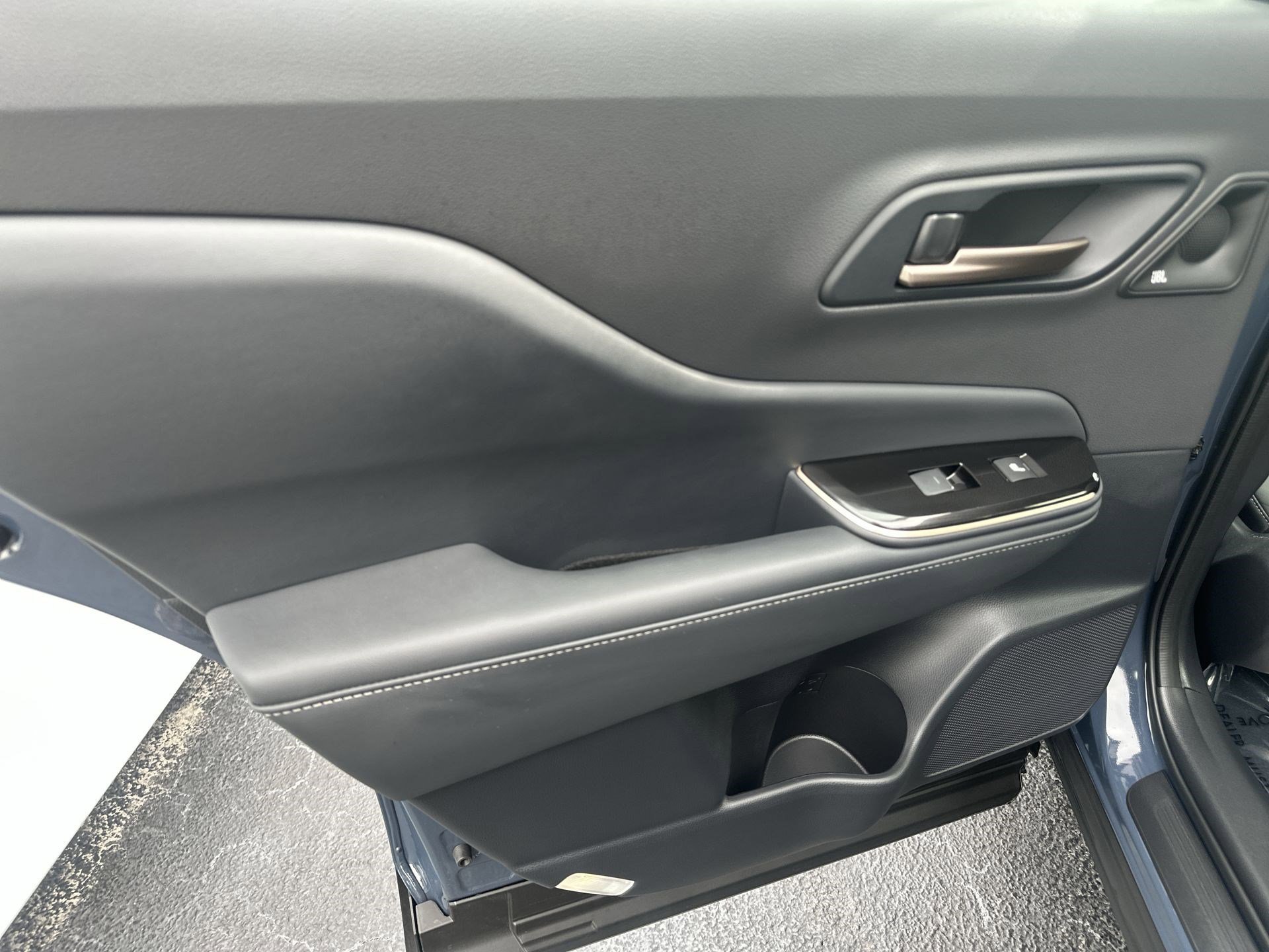 Used 2026 Toyota Crown Limited image 30