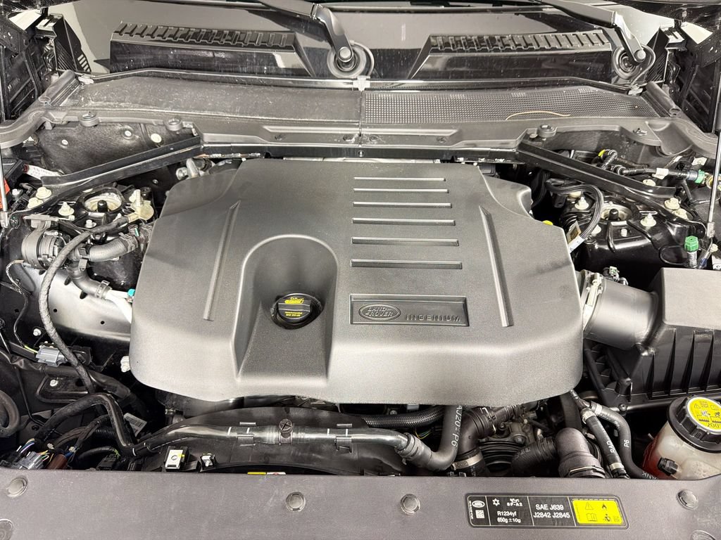 Used 2024 Land Rover Defender 110 X-Dynamic SE AWD/4WD image 33