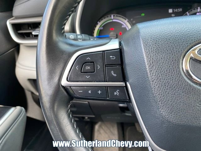 Used 2024 Toyota Highlander XLE AWD/4WD image 22