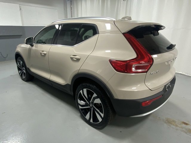 Certified 2025 Volvo XC40 B5 Ultra w/ Protection Package Premier image 2