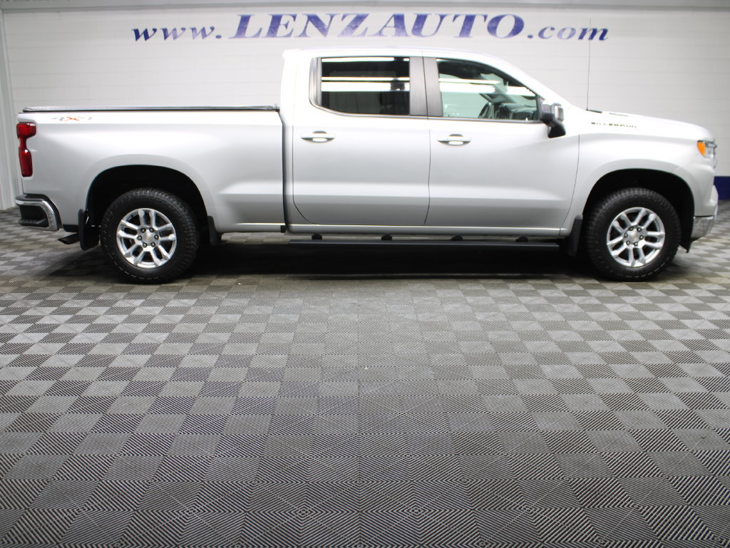 Used 2022 Chevrolet Silverado 1500 LT w/ Safety Package AWD/4WD image 2