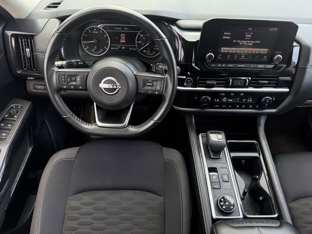 Used 2024 Nissan Pathfinder SV AWD/4WD image 11