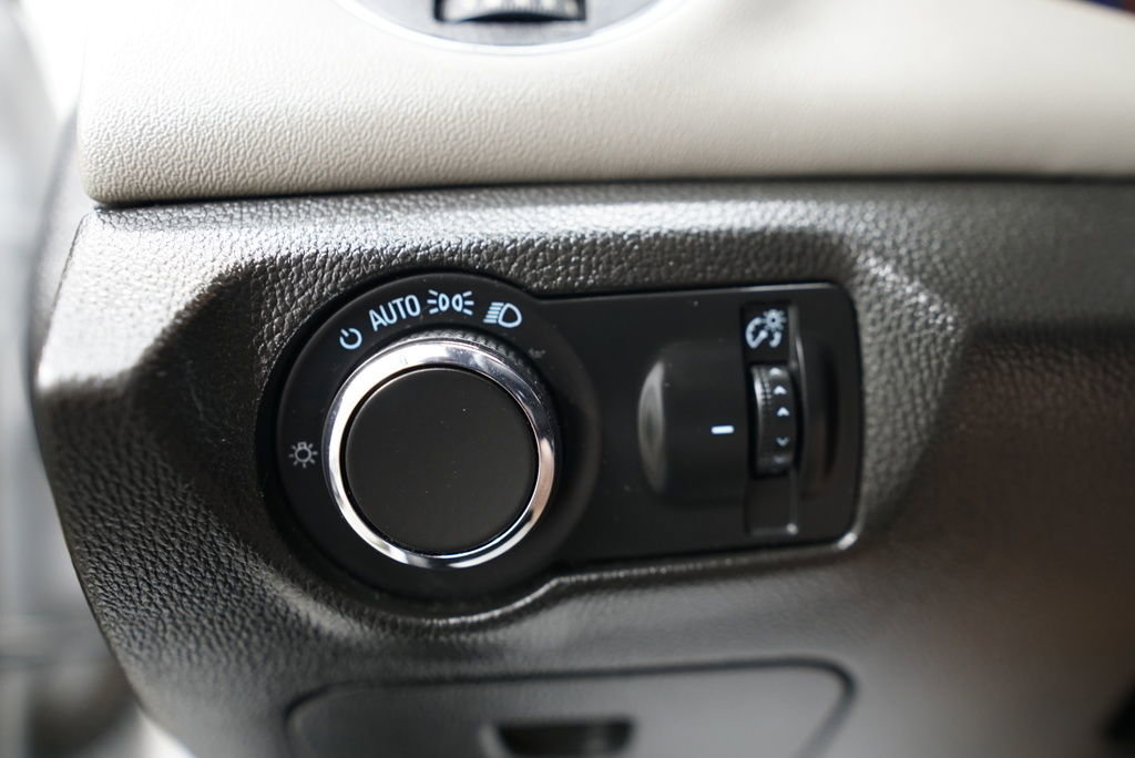 Used 2016 Chevrolet Cruze L FWD image 19