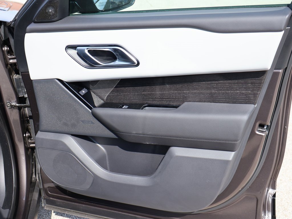 New 2026 Land Rover Range Rover Velar Dynamic SE image 12