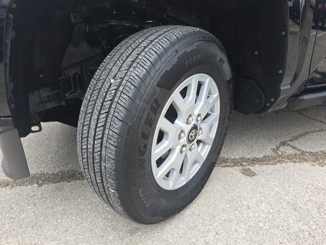 Used 2025 Toyota Tacoma SR5 image 31