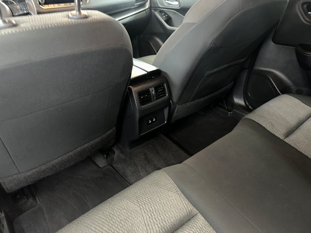 Used 2024 Nissan Rogue SV AWD/4WD image 18