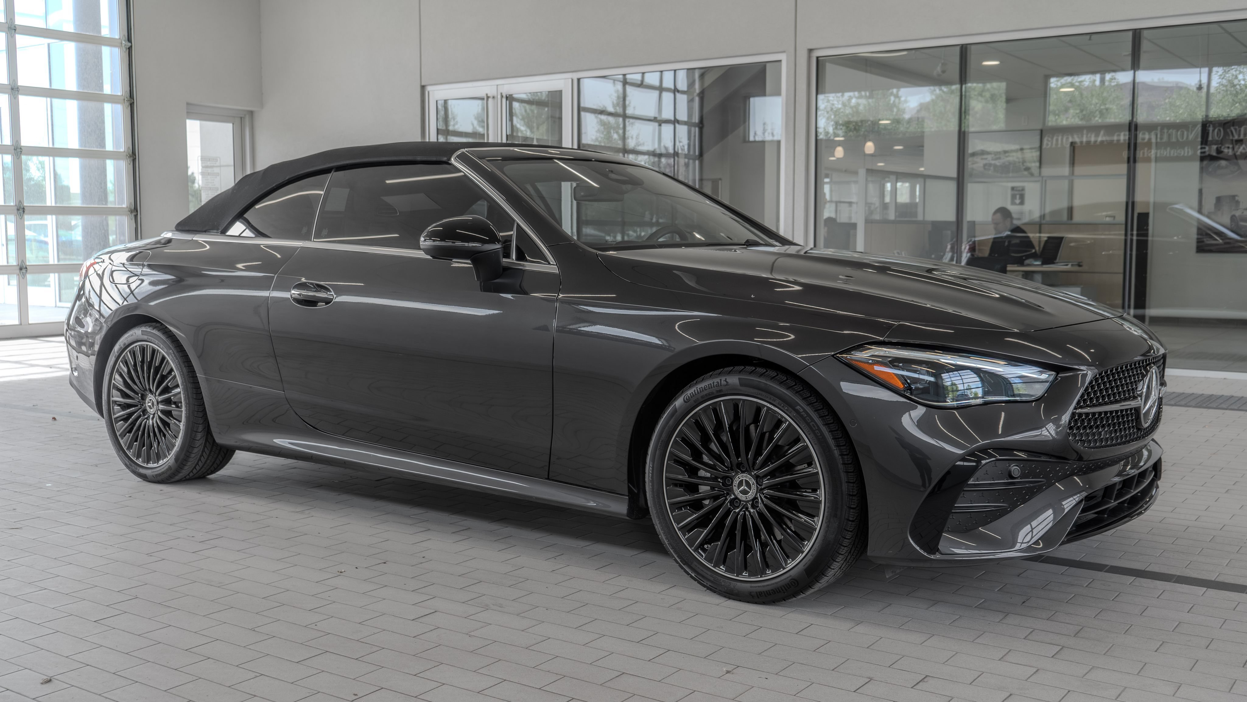 Used 2024 Mercedes-Benz CLE 300 4MATIC Cabriolet image 13