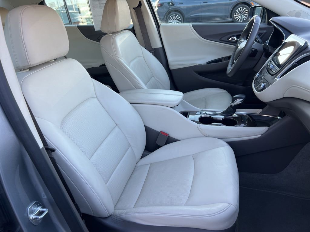 Used 2024 Chevrolet Malibu LT image 25