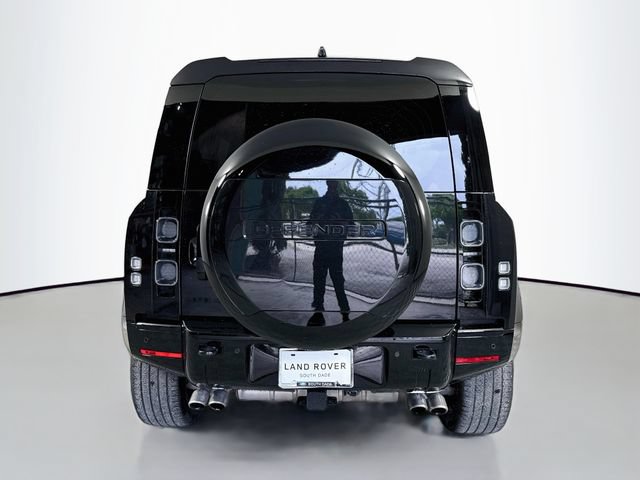 Certified 2024 Land Rover Defender 110 V8 AWD/4WD image 6