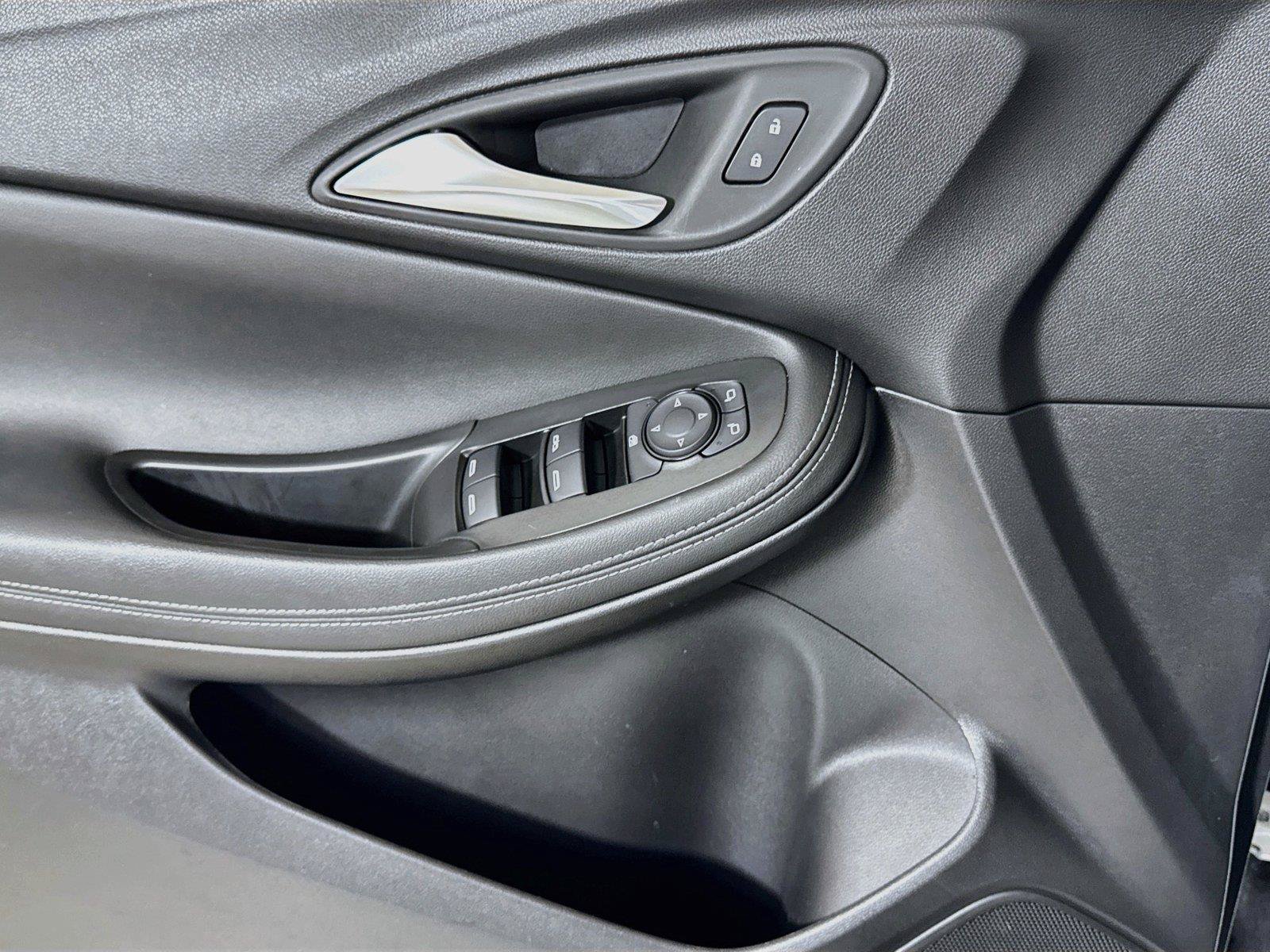 Certified 2025 Buick Encore GX Preferred FWD image 15