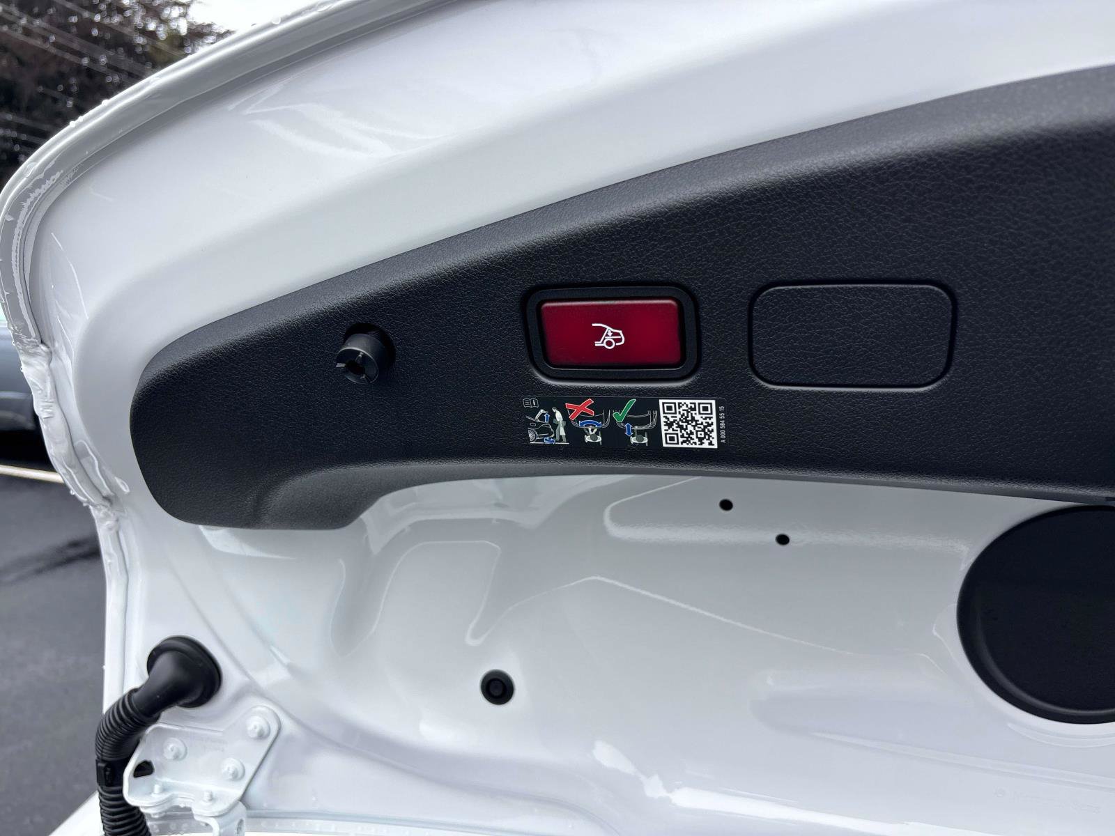 Used 2024 Mercedes-Benz CLE 450 4MATIC Cabriolet image 15