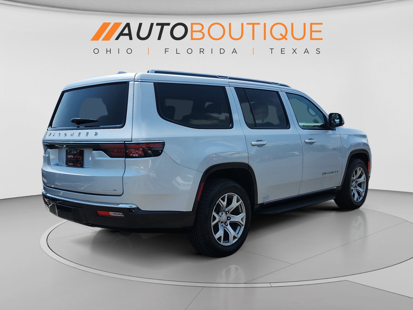 Used 2022 Jeep Wagoneer Series II RWD image 5