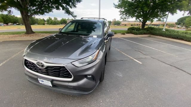 Used 2023 Toyota Highlander LE AWD/4WD image 4