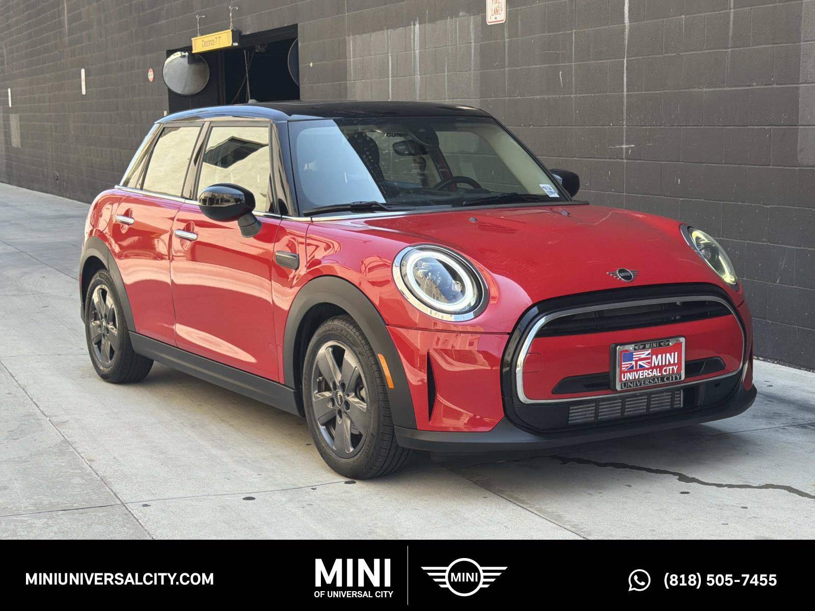 Used 2022 MINI Cooper 4-Door Hardtop FWD image 1