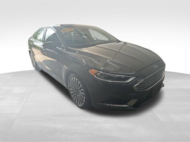 Used 2018 Ford Fusion SE w/ Fusion SE Technology Package FWD image 3