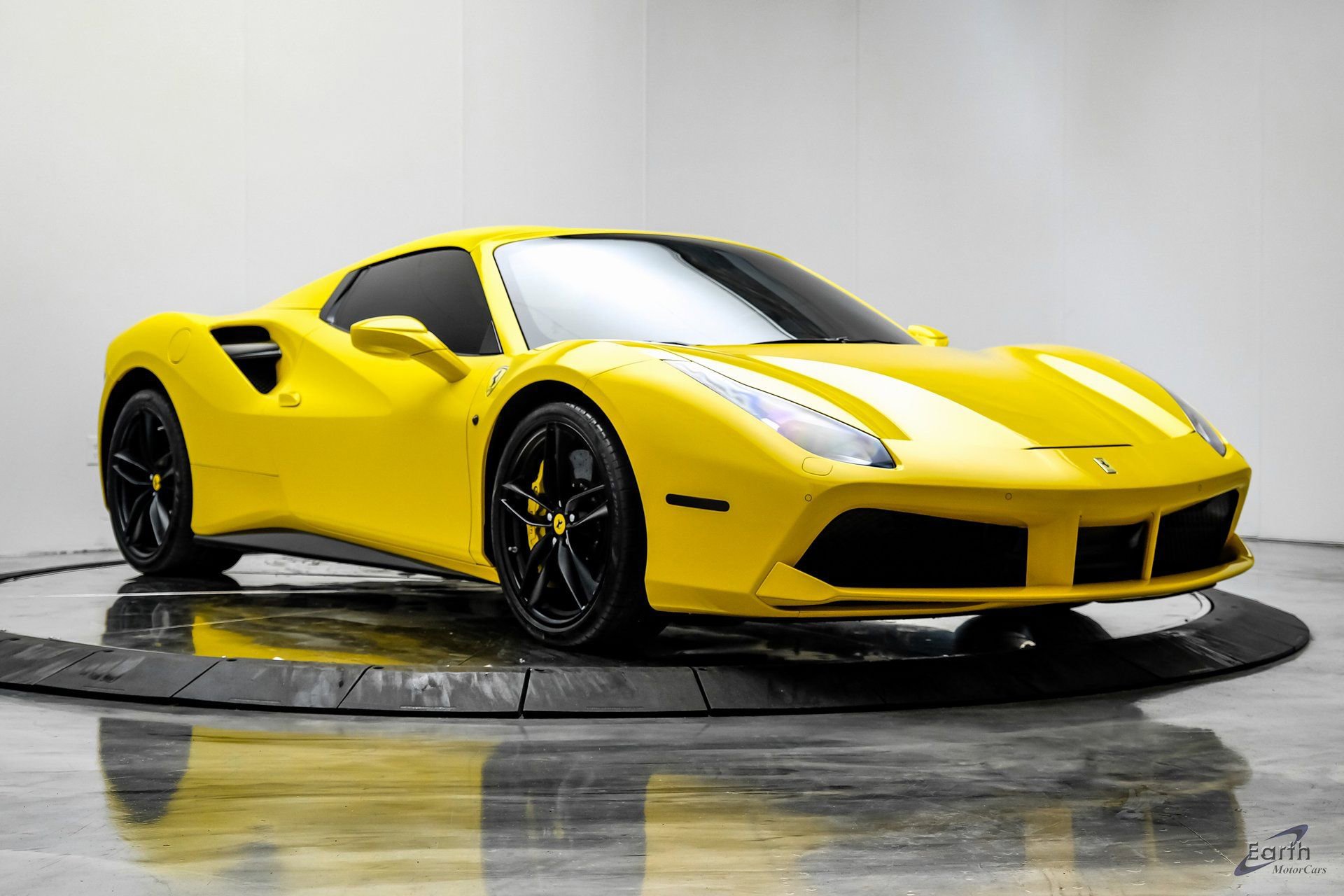 Used 2017 Ferrari 488 Spider image 32