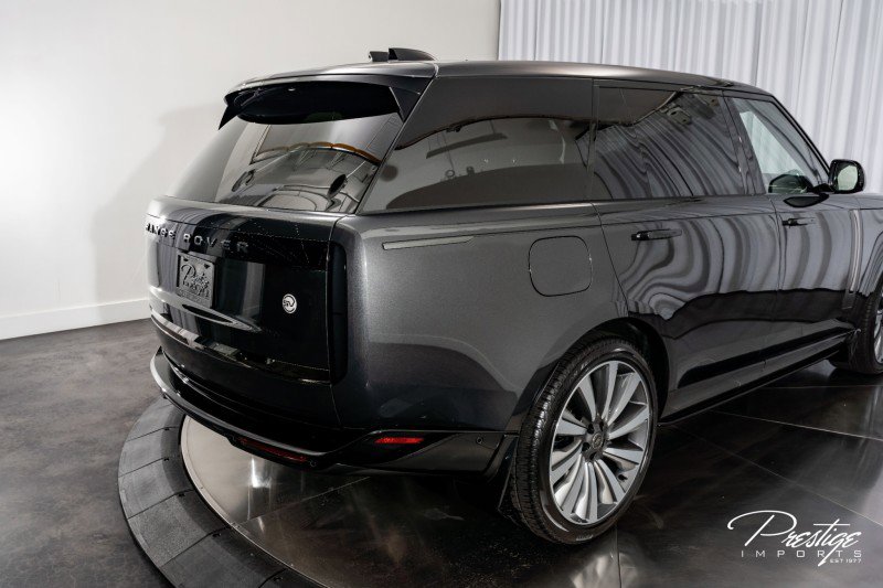 Used 2024 Land Rover Range Rover SV image 19