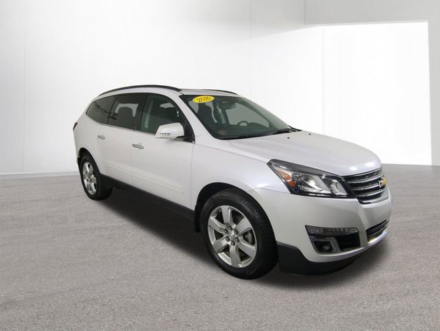Used 2016 Chevrolet Traverse LT w/ Style and Technology Package image 12
