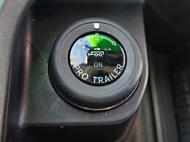 Certified 2025 Ford Expedition Max Platinum image 18