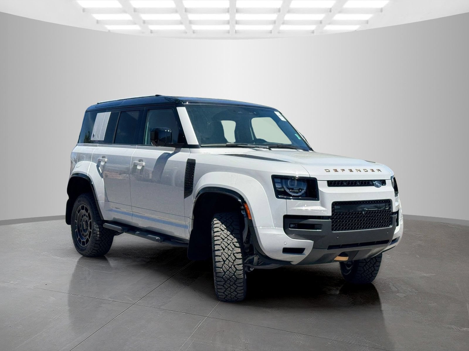 New 2026 Land Rover Defender 110 OCTA AWD/4WD image 3