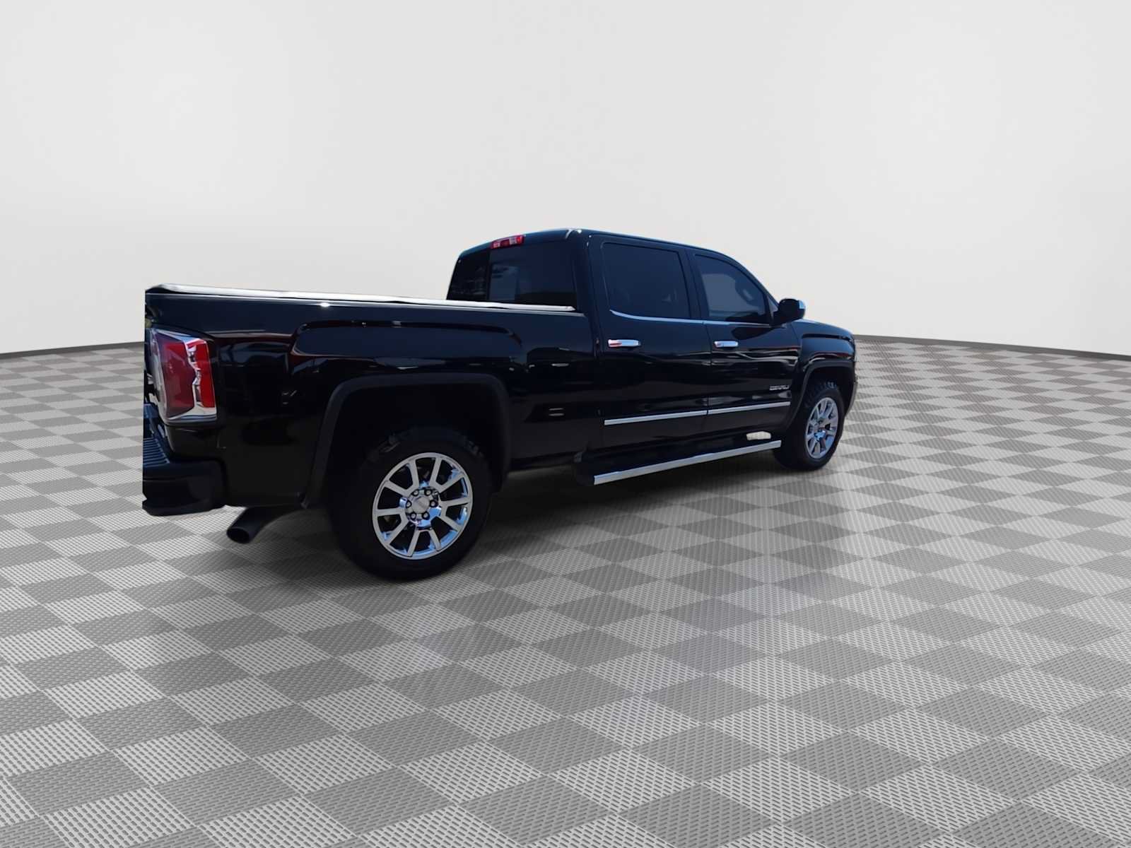 Used 2018 GMC Sierra 1500 Denali AWD/4WD image 8