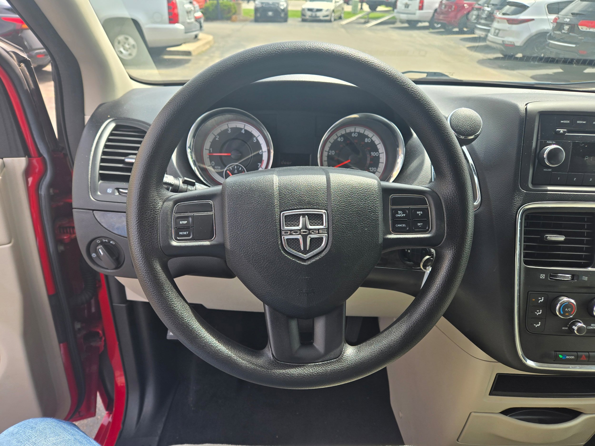 Used 2012 Dodge Grand Caravan SE FWD image 6