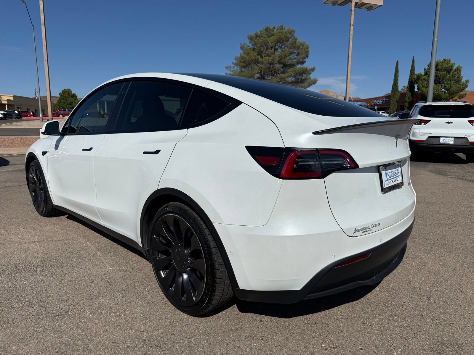 Used 2022 Tesla Model Y Performance AWD/4WD image 10