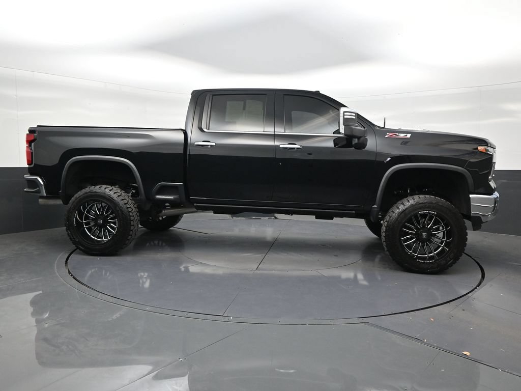 Used 2024 Chevrolet Silverado 2500 LTZ w/ LTZ Plus Package AWD/4WD image 6