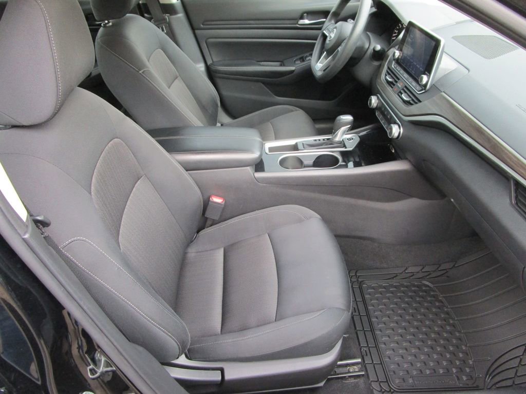 Used 2024 Nissan Altima 2.5 SV image 22