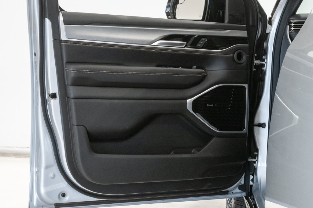 New 2026 Jeep Grand Wagoneer 4WD image 8