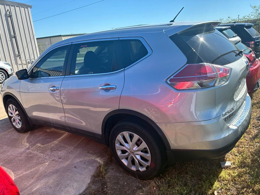 Used 2015 Nissan Rogue S w/ S Family Package image 6