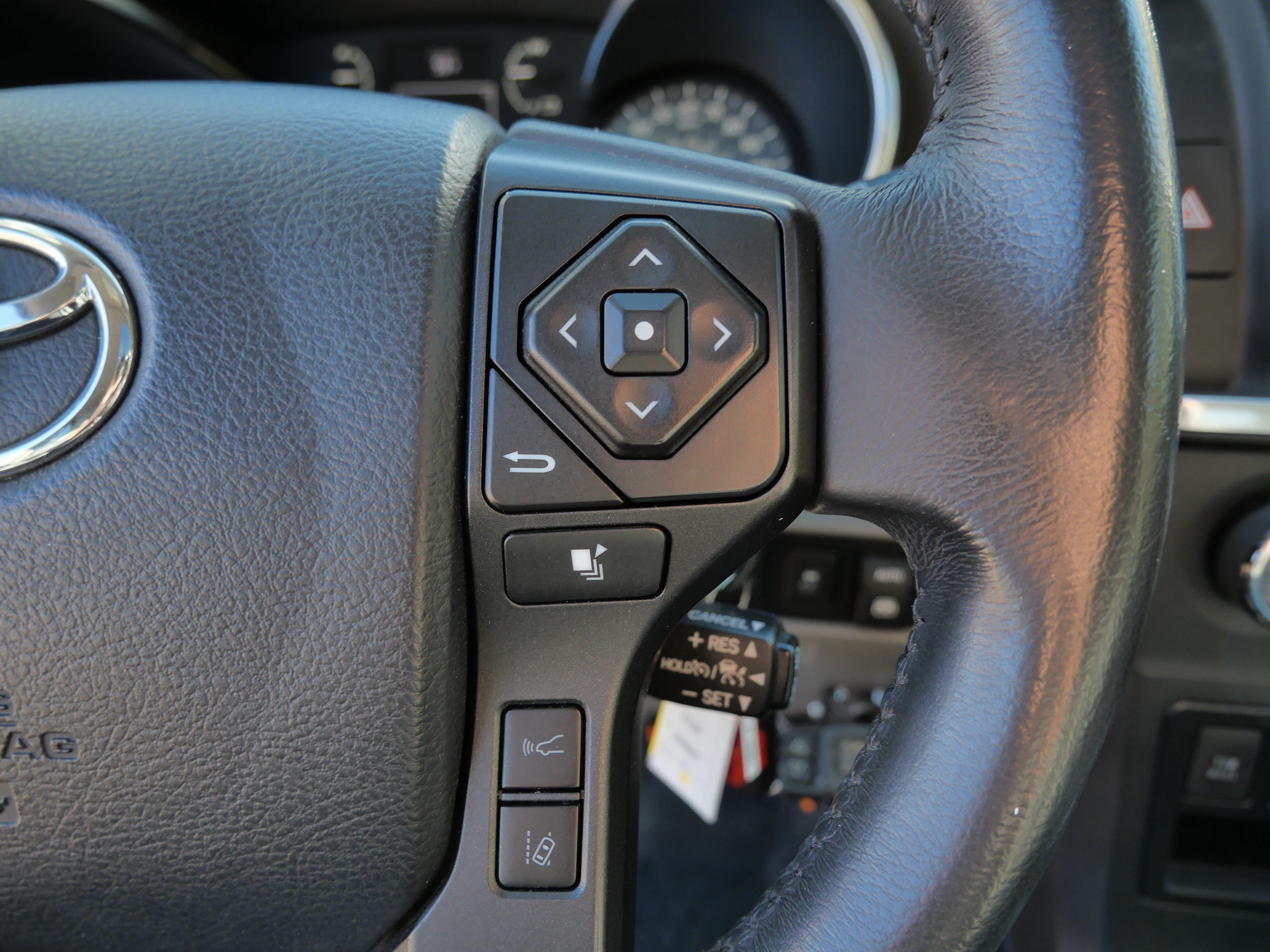 Certified 2019 Toyota Sequoia Limited w/ Safety & Convenience Package AWD/4WD image 28