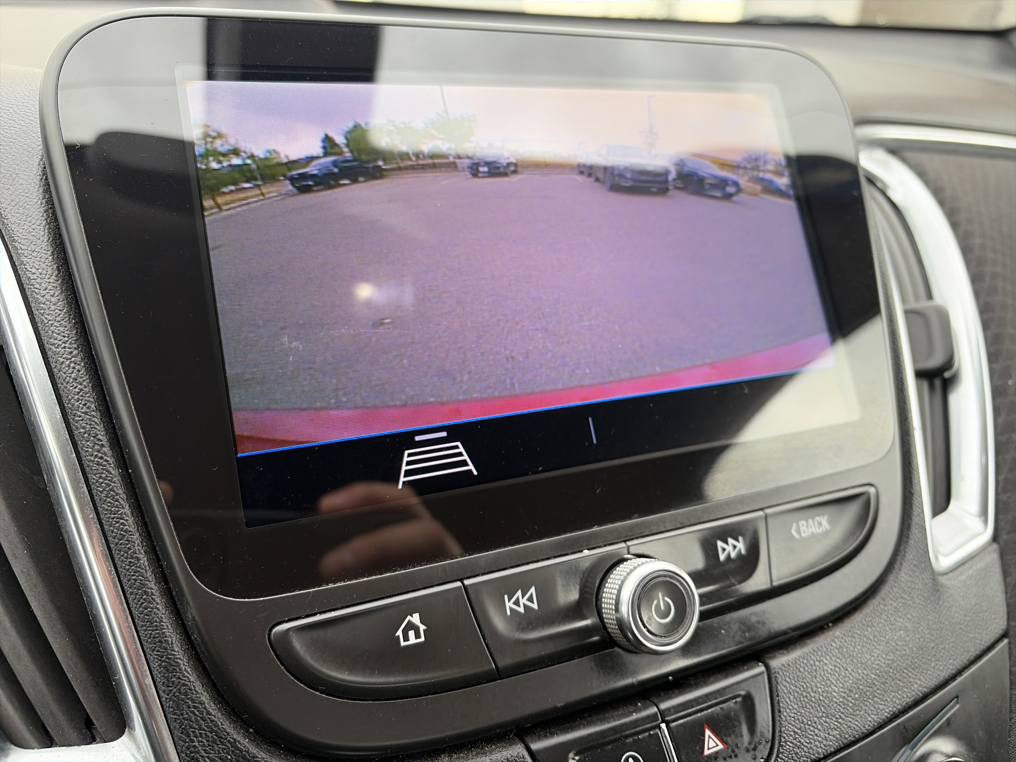 Used 2020 Chevrolet Malibu LT FWD image 22