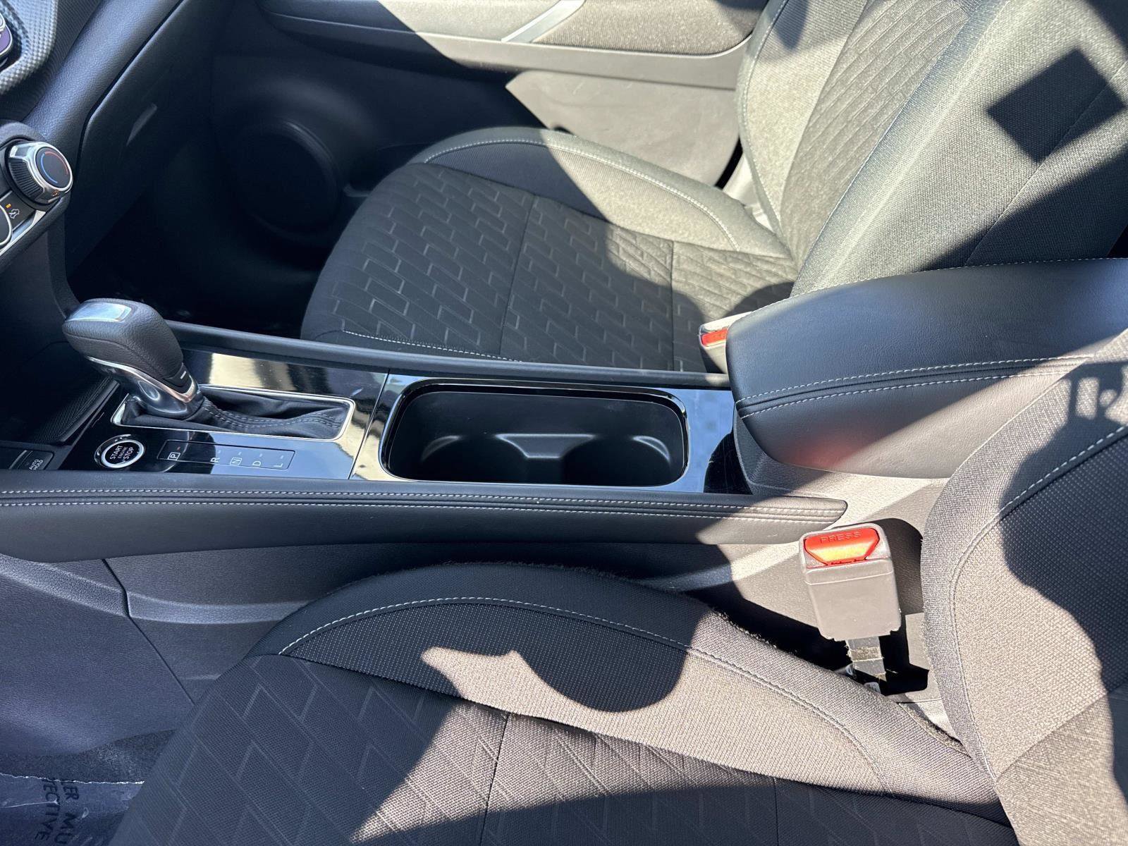 Used 2024 Nissan Kicks SV image 15