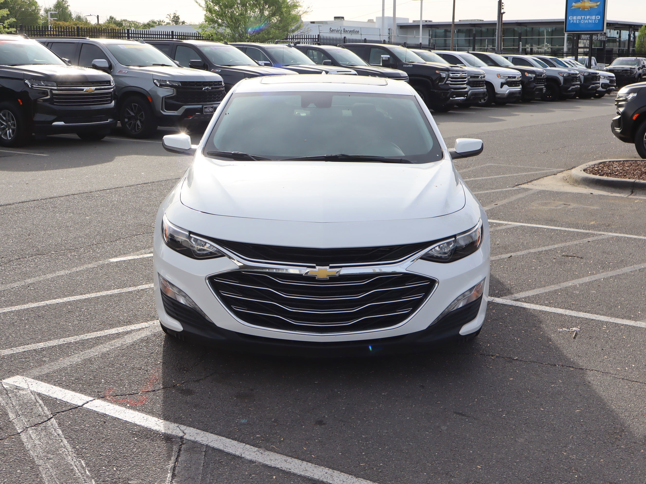Used 2024 Chevrolet Malibu LT image 3