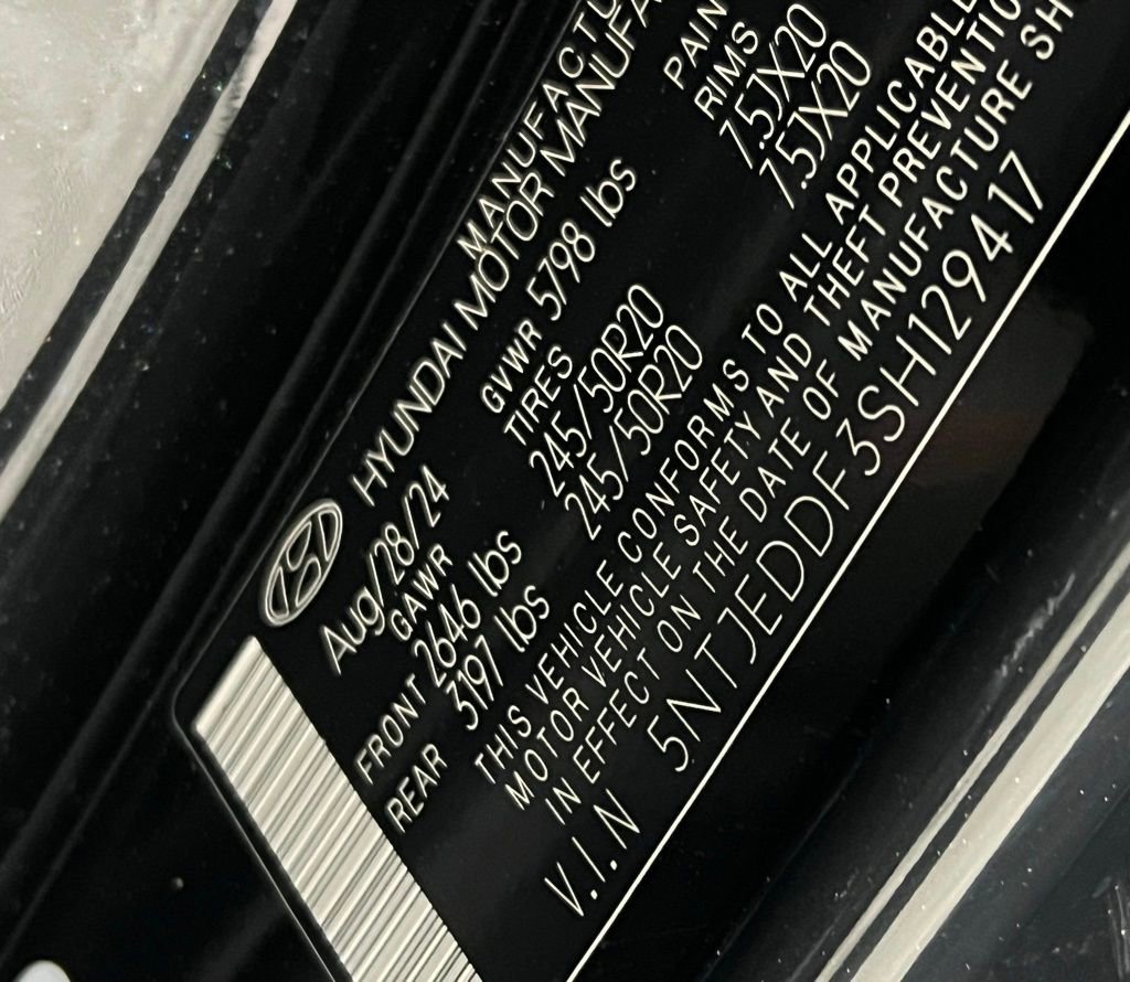 Used 2025 Hyundai Santa Cruz Limited image 37