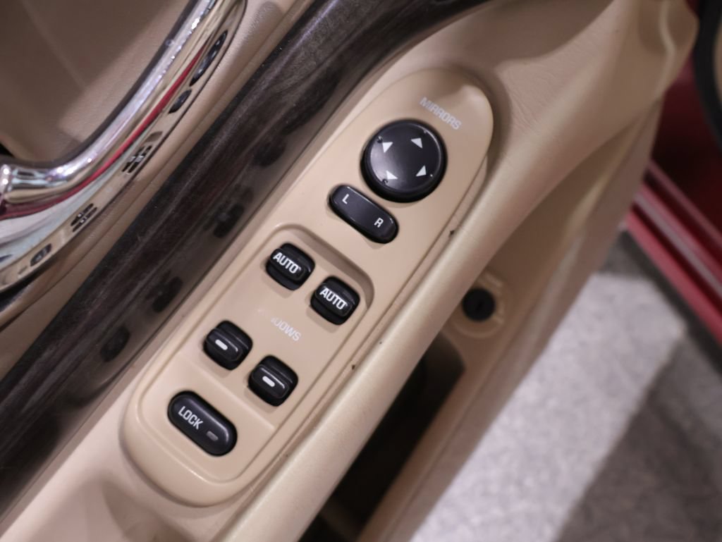 Used 2005 Buick Le Sabre Limited w/ Celebration Edition Package FWD image 12